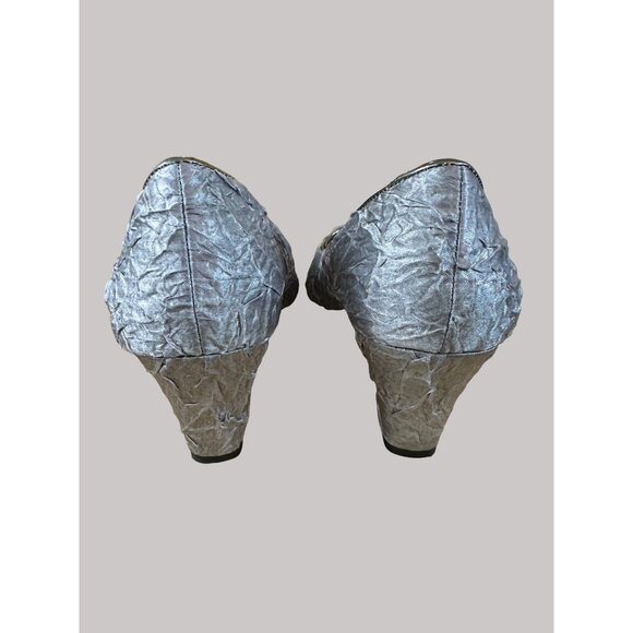 J. Renee Women's Silver Fabric Textured Heels Size 11 - Picture 10 of 14